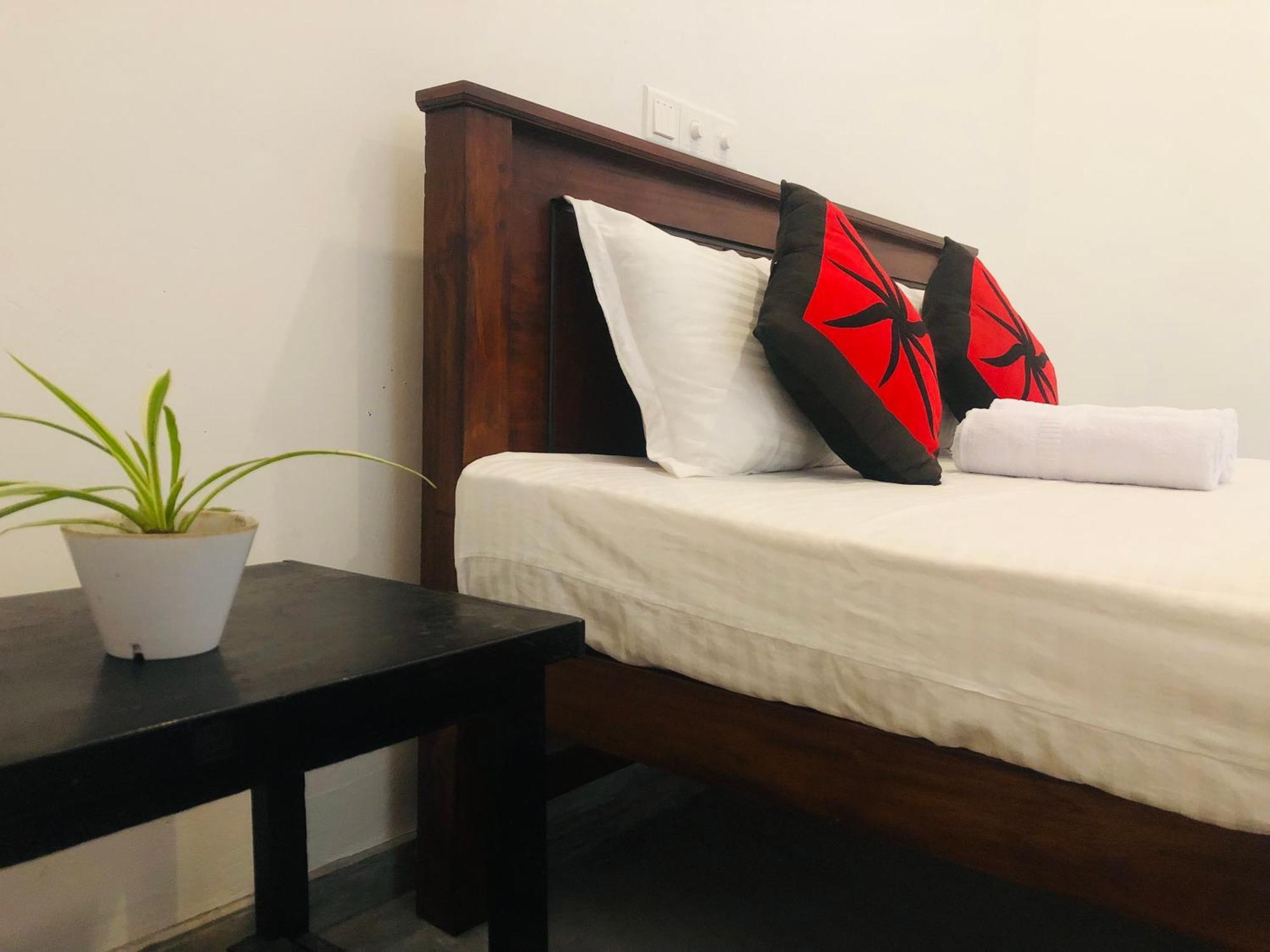 Waves Hotel Hikkaduwa Eksteriør billede