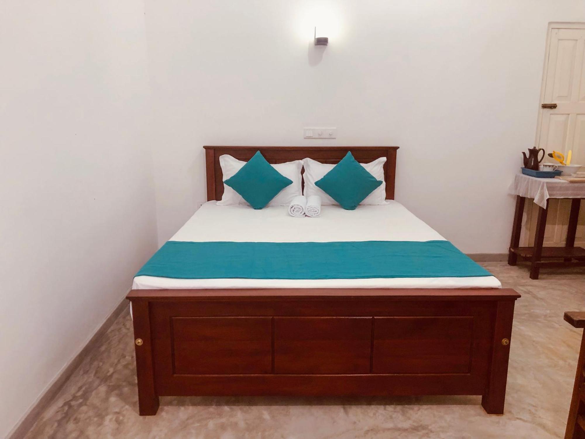 Waves Hotel Hikkaduwa Eksteriør billede