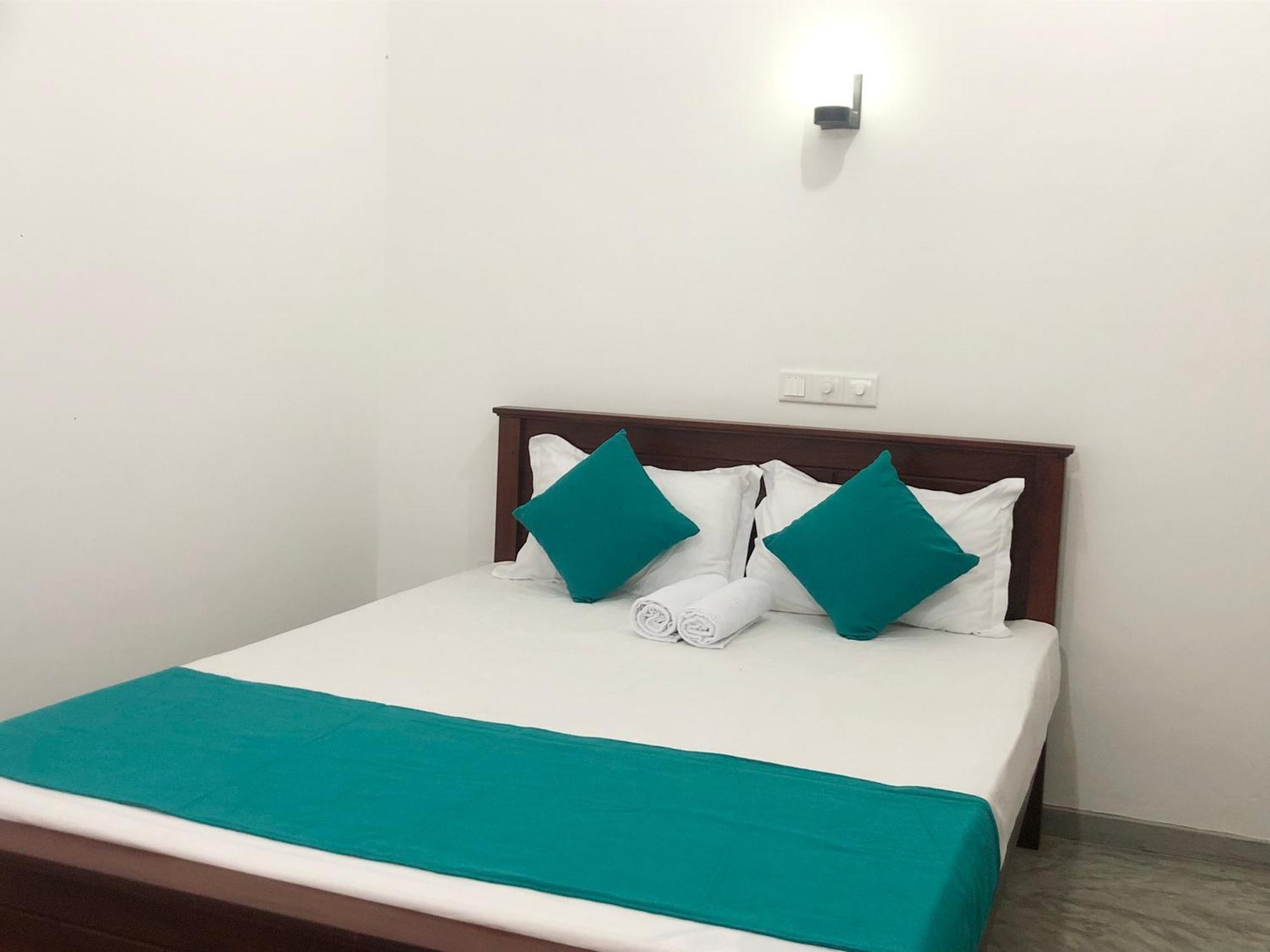 Waves Hotel Hikkaduwa Eksteriør billede